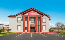 Red Roof Inn & Suites Pensacola - NAS Corry
