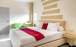 RedDoorz Plus near Millenium ICT Centre Medan 2
