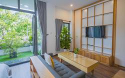 Suit with Balcony overlooking the Han river