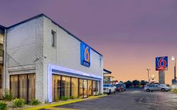 Motel 6 Villa Park, IL - Chicago West
