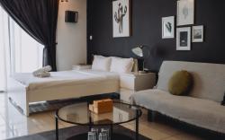 Grey Room Aaeropod Rail Suite KK