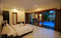 1BR Private Pool Villa with Kitchen in Seminyak