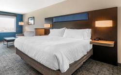 Holiday Inn Express and Suites Lancaster - Mount Joy By IHG