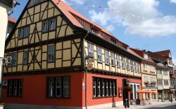 Muhlhauser Hof und Stadtmauer