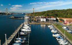 Dockyard Hotel