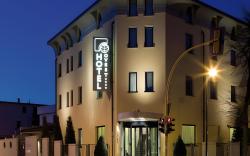 Hotel Ovest