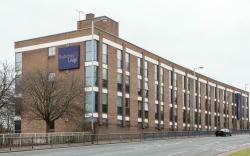 Redwings Lodge Wolverhampton Central