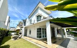 BNB Casa Grande @ Rawang (Garden, 15pax, pool)