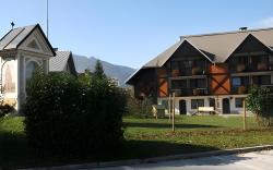 Hotel Tripic, restaurant and pizzeria