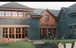 Oak Tree Inn