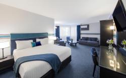 Ramada by Wyndham Diplomat Canberra