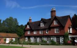 Ravenwood Hall Hotel