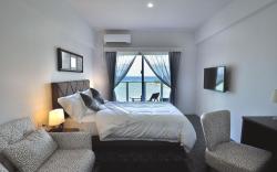 Beachfront Tower Mihama byDSH