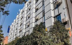 7 Days Premium Hotel Guiyang Huanghe Road Qing Shuijiang Metro Station