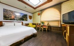Pine Motel