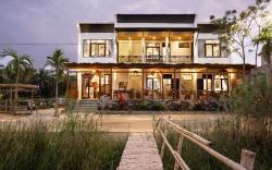 The Boat House Riverside Homestay