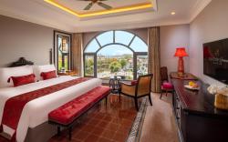 Silk Path Grand Hue Hotel