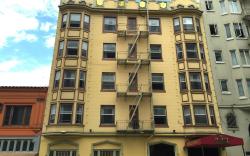 Layne Hotel