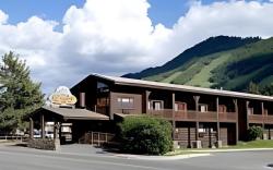 Elk Country Inn