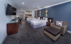 Hyde Park Inn Hotel