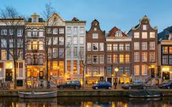 Ambassade Hotel