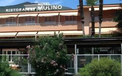 Ascona Lodge, Pool & Garden Retreat