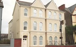 Crawford House - ScholarLee Living Apartments