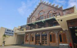 Briggs Inn Batu