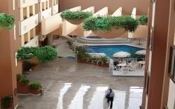 Country Plaza