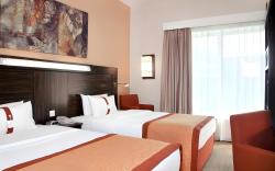 Holiday Inn Express Dubai Safa Park By IHG
