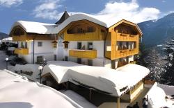 Nivis Hotel
