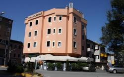 Hotel De La Ville depandance di Hotel Augustus
