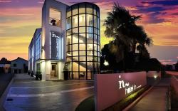 Hotel In - Lounge Room