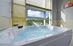 Janghohang J Story Spa Pension