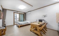 Yeosu Junghyun Pension