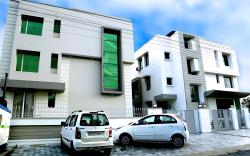 Kanishk Hotel
