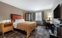 Quality Inn & Suites Evansville Downtown