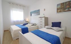 Holiday Apartment With Wi-fi, Air Conditioning And Balcony Pets Allowed
