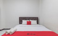 RedDoorz near CitraLand Gama City Medan