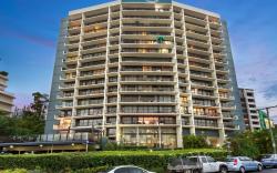 River Plaza Apartments