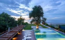 Baan Thew Talay Blue Sapphire, Beach Front Condo