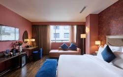 Kin Hotel Ly Tu Trong