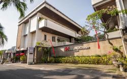 Swiss-Belcourt Sunset