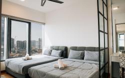 The Pine, 3 BR Seaview @Tropicana 218 Macalister