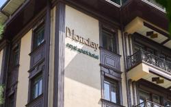 Monday Royal Apart Hotel