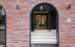 Hotel Urban Brown