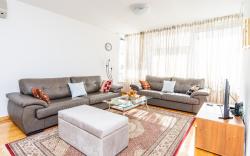 Modern 2BDR apartment in the center- FREE PARKING