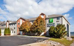 Holiday Inn Express St. Ignace Lake Front Hotel By IHG