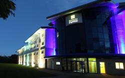 Holiday Inn Express Southampton - M27 J7 By IHG