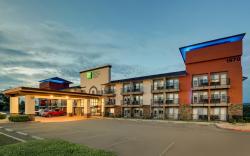 Holiday Inn Express Hotel & Suites Branson 76 Central By IHG